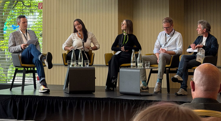 Podium Nachwuchsförderung im Journalismus, moderiert von Fabian Muster (Studienleiter MAZ).